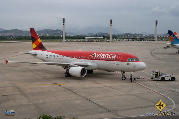 Airbus A320-214