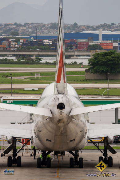 Boeing 747-428