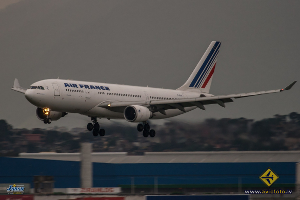 Airbus A330-203