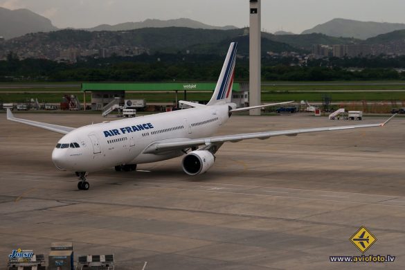Airbus A330-203