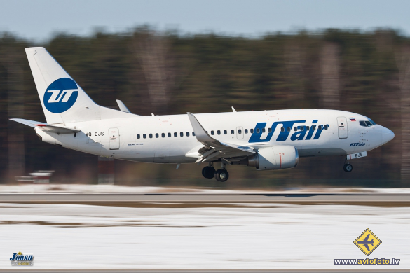 Boeing 737-524