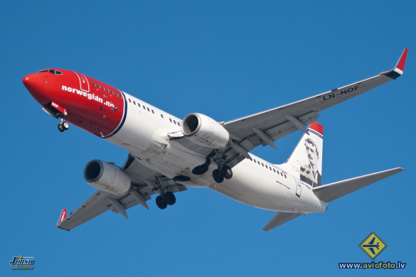Boeing 737-86N