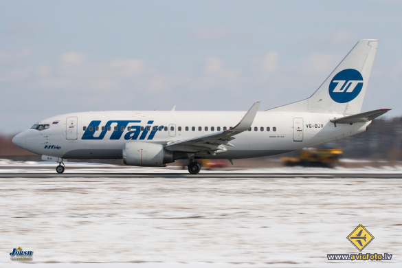 Boeing 737-524
