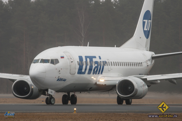 Boeing 737-524
