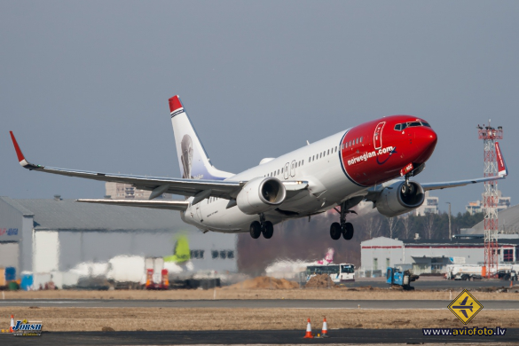 Boeing 737-8JP