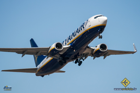 Boeing 737-8AS