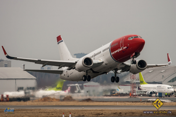 Boeing 737-31S