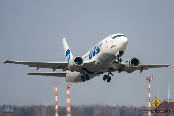 Boeing 737-524