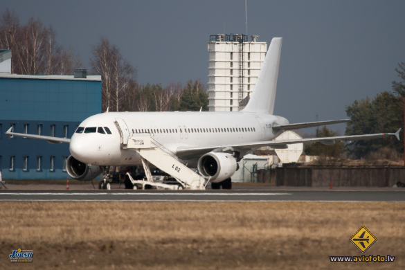 Airbus A320-211