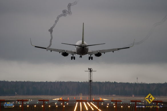 Boeing 737-36Q
