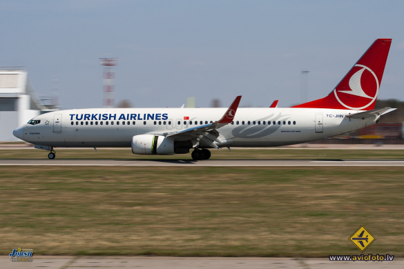 Boeing 737-8F2