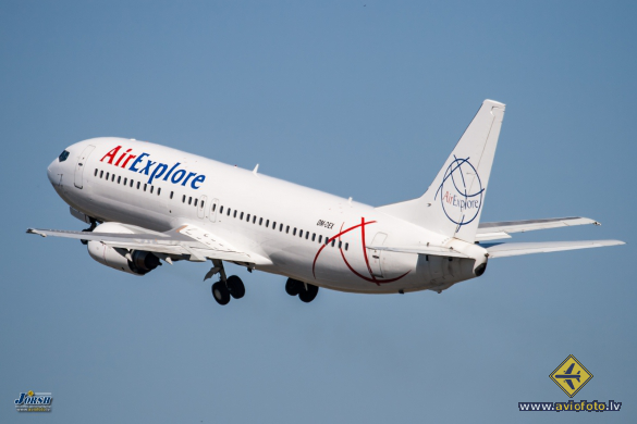 Boeing 737-46J