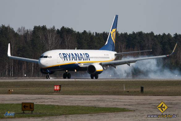 Boeing 737-8AS