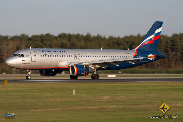 Airbus A320-214