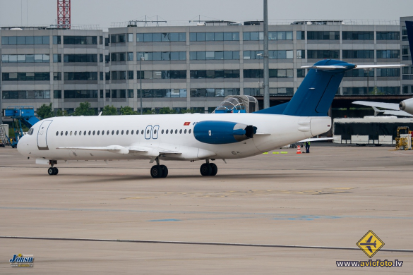 Fokker 100 (F-28-0100)