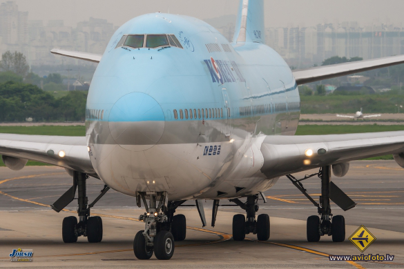 Boeing 747-4B5