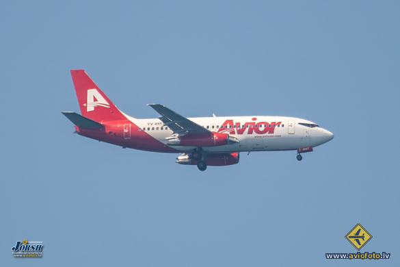 Boeing 737-2Y5/Adv