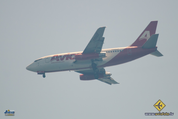 Boeing 737-2Y5/Adv