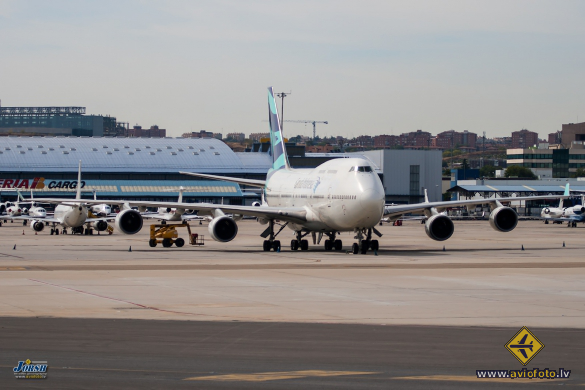 Boeing 747-446
