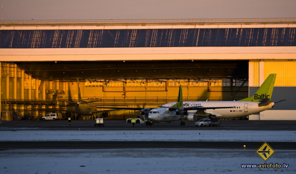Boeing 737-522