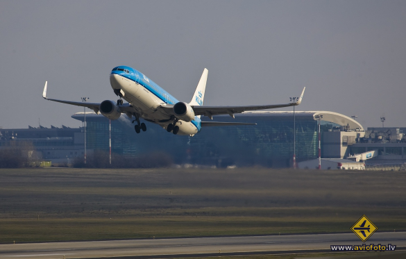 Boeing 737-8K2
