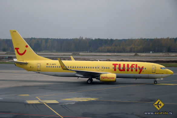 Boeing 737-8K5