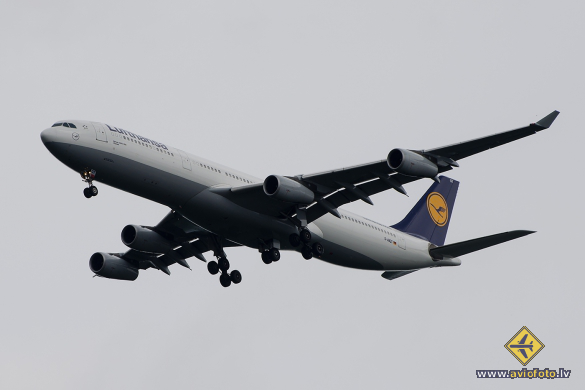 Airbus A340-313X