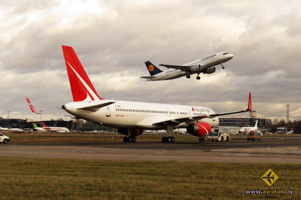 Airbus A320-214