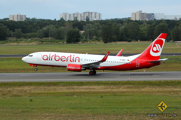 Boeing 737-86J