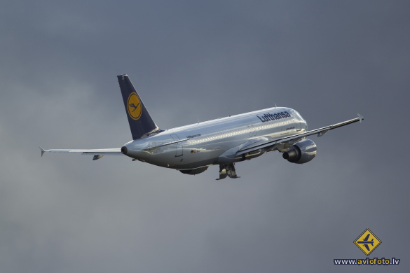 Airbus A320-214
