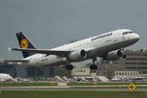 Airbus A320-214