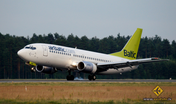 Boeing 737-31S