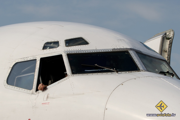 Boeing 737-36Q