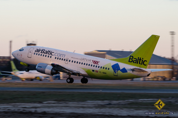 Boeing 737-522