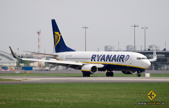 Boeing 737-8AS