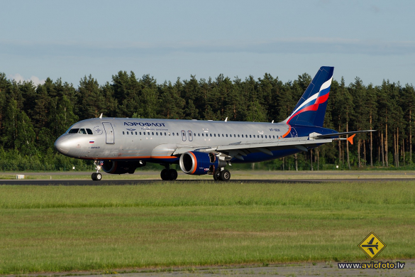 Airbus A320-214