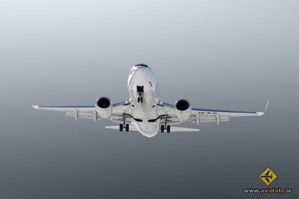 Boeing 737-524