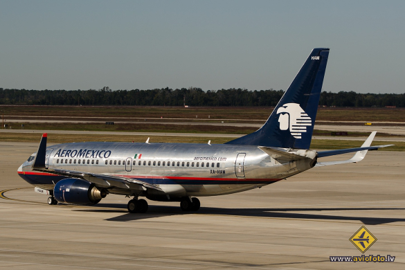 Boeing 737-752