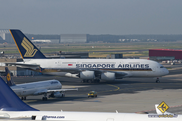 Airbus A380-841