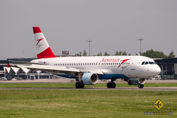 Airbus A320-214