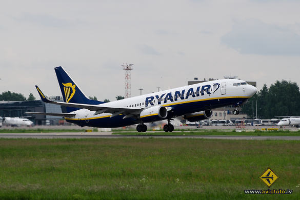 Boeing 737-8AS