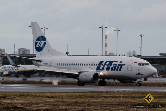 Boeing 737-524