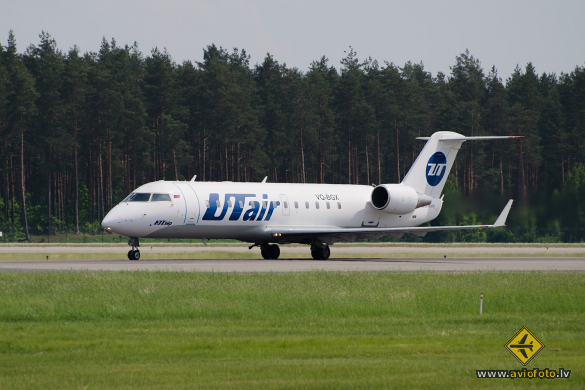 Bombardier CRJ-200LR (CL-600-2B19)