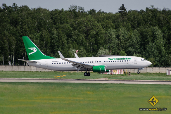 Boeing 737-82K