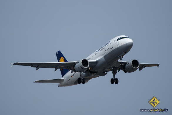 Airbus A319-114