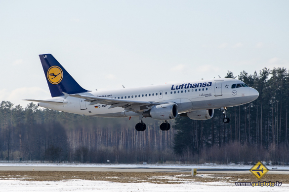 Airbus A319-114