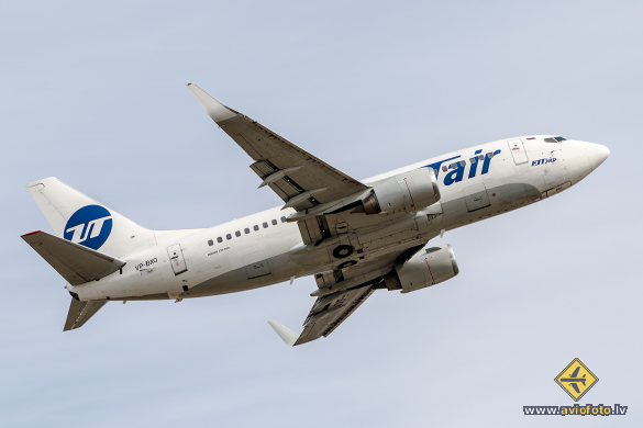 Boeing 737-524
