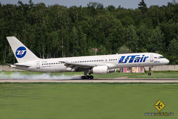 Boeing 757-2Q8