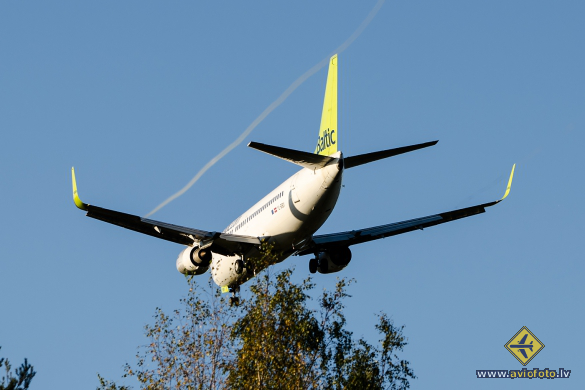 Boeing 737-36Q