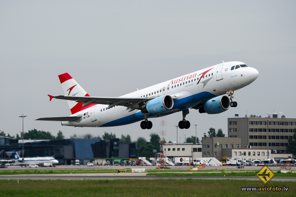 Airbus A320-214